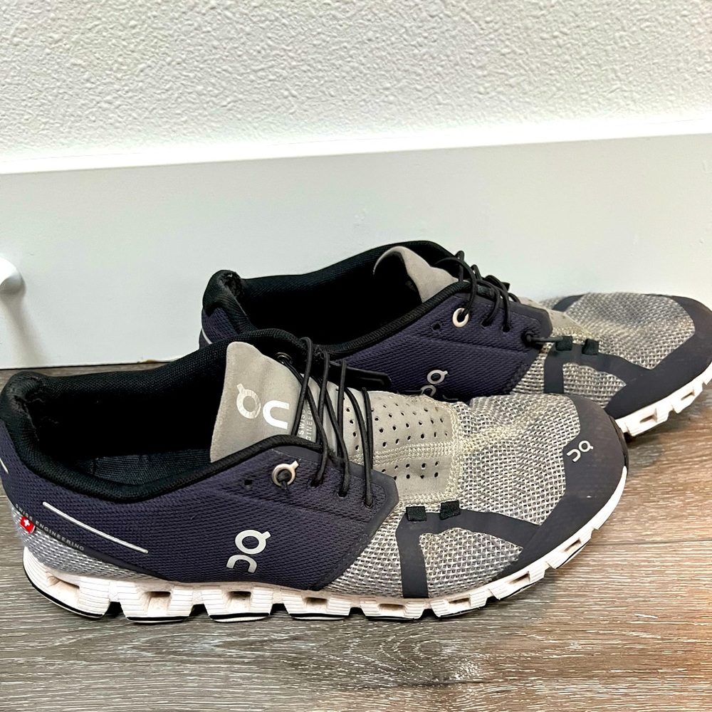 ON Running Shoes- Cloud Men’s Grey